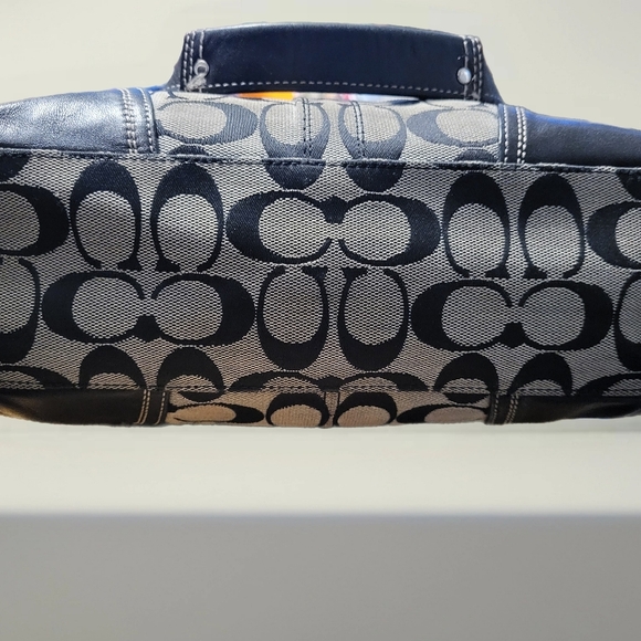 Coach HAMPTON Signature Tote. Tan And BROWN. EUC - Picture 4 of 7